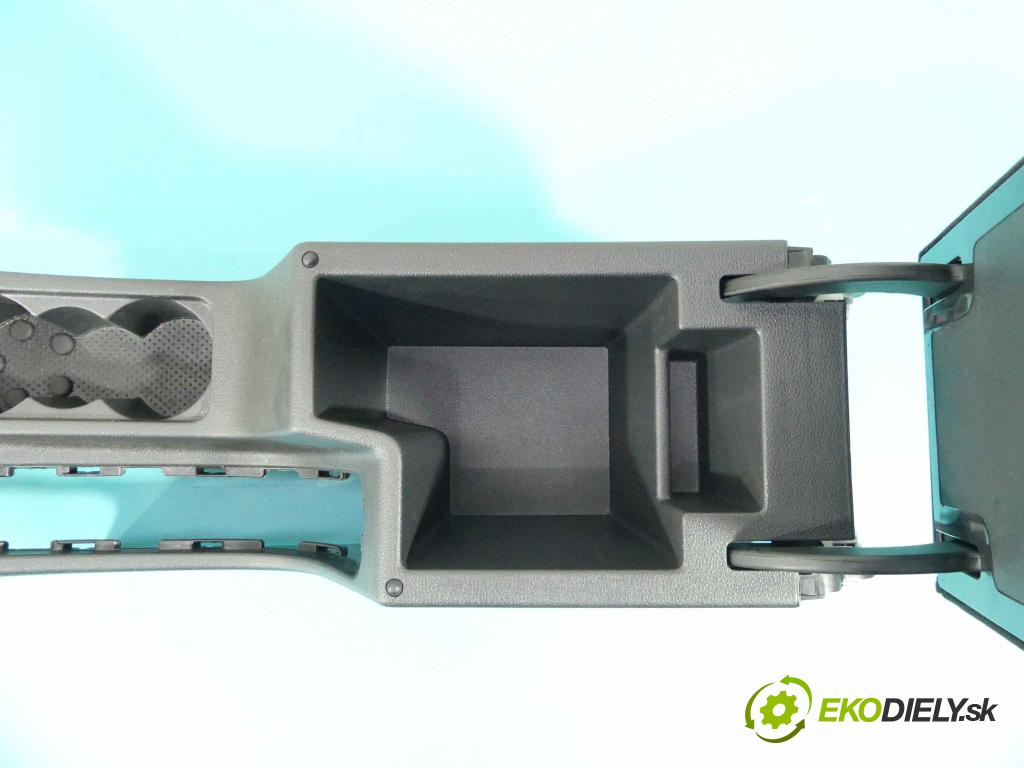 Skoda Octavia III 2013- 1.5 TSI 150 HP manual 110 kW 1498 cm3 5- operadlo 5E1863241AP (Lakťové opierky)