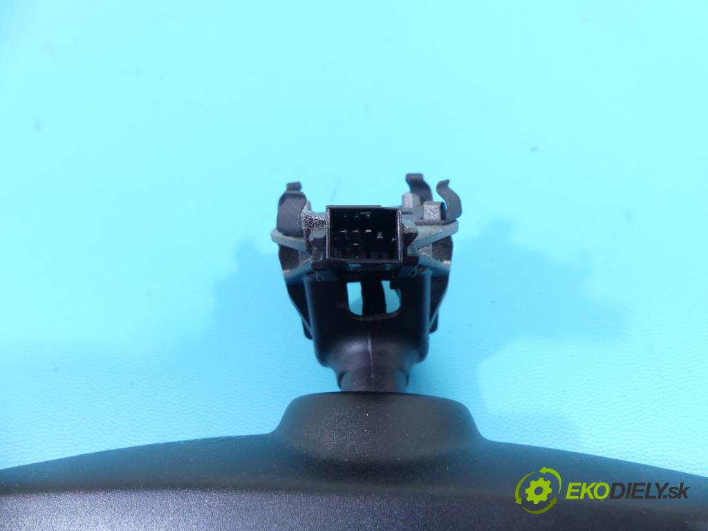 Skoda Octavia III 2013- 1.5 TSI 150 hp manual 110 kW 1498 cm3 5- zpětné zrcátko vnitřní  (Světla vnitřní)