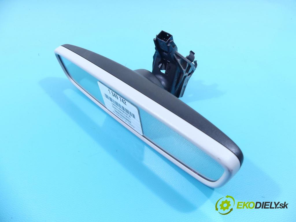 Skoda Octavia III 2013- 1.5 TSI 150 hp manual 110 kW 1498 cm3 5- zpětné zrcátko vnitřní  (Světla vnitřní)