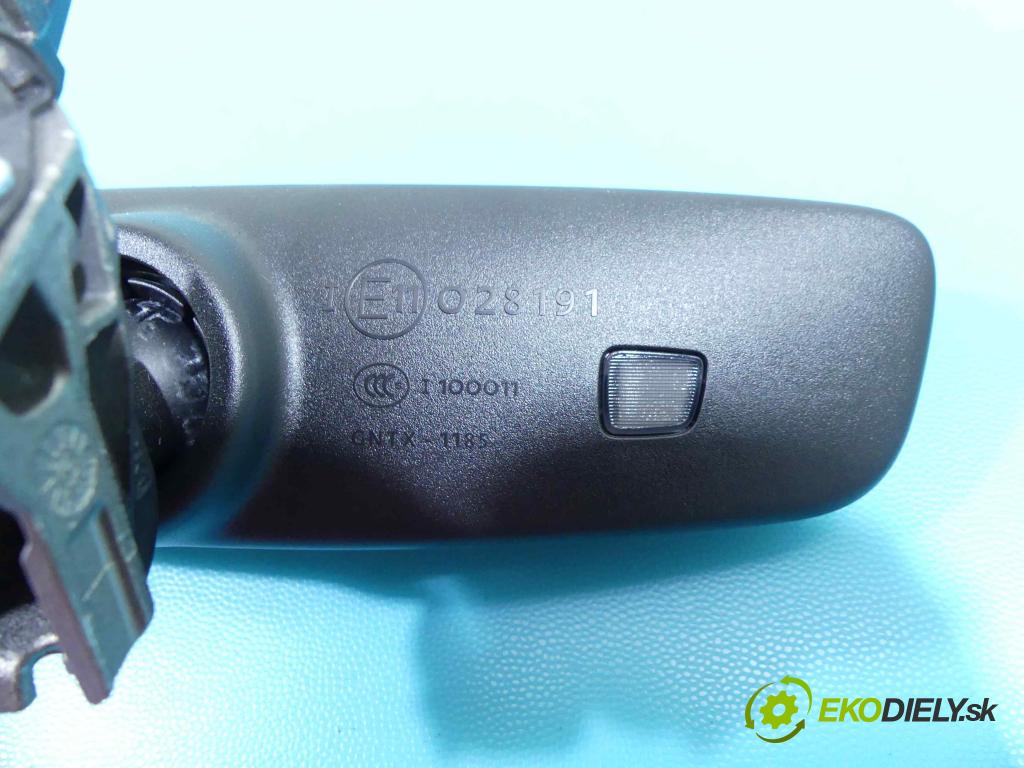 Skoda Octavia III 2013- 1.5 TSI 150 hp manual 110 kW 1498 cm3 5- zpětné zrcátko vnitřní  (Světla vnitřní)