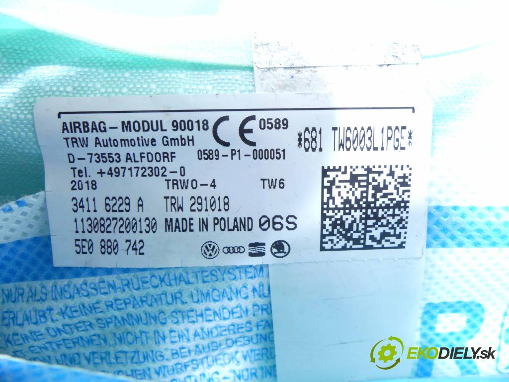 Skoda Octavia III 2013- 1.5 TSI 150 HP manual 110 kW 1498 cm3 5- clona pravé 5E0880742