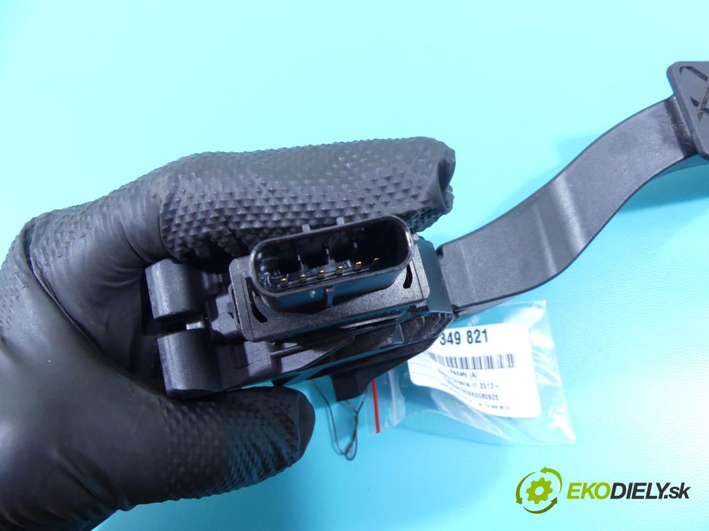 Skoda Octavia III 2013- 1.5 TSI 150 HP manual 110 kW 1498 cm3 5- pedále 5Q1723503H (Pedále)