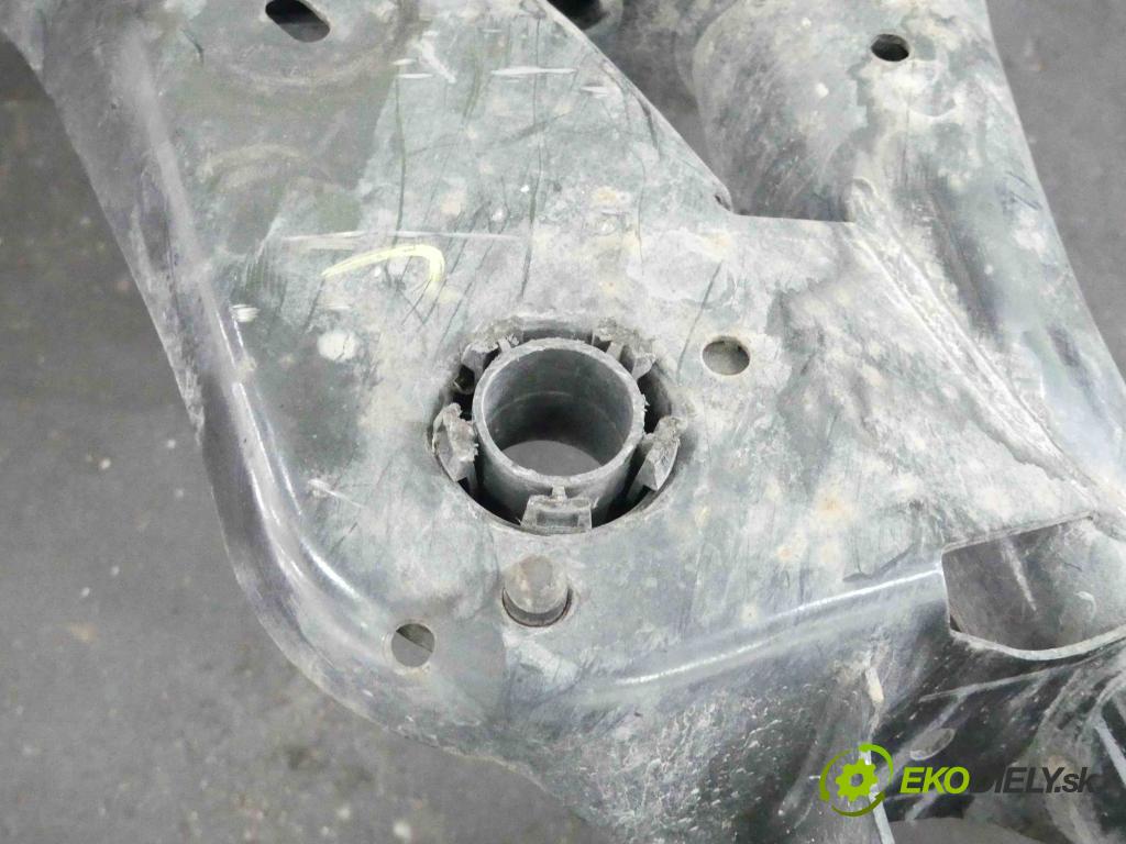 Skoda Octavia III 2013- 1.5 TSI 150 hp manual 110 kW 1498 cm3 5- zadní výztuha  (Výztuhy zadní)