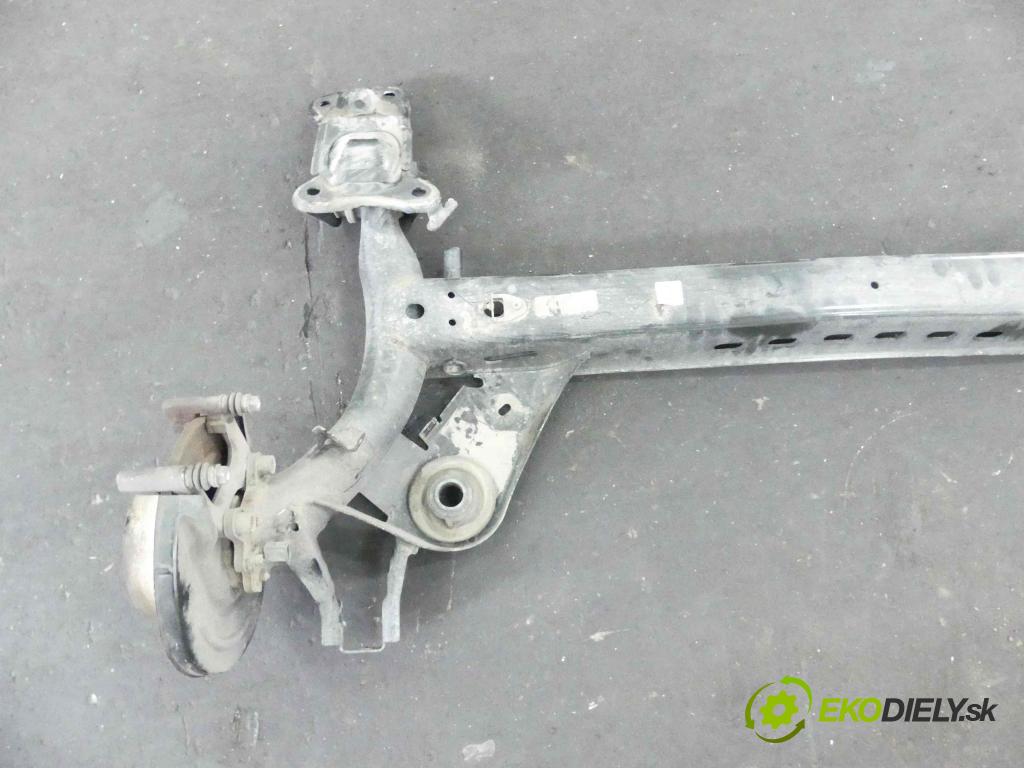 Skoda Octavia III 2013- 1.5 TSI 150 hp manual 110 kW 1498 cm3 5- zadní výztuha  (Výztuhy zadní)