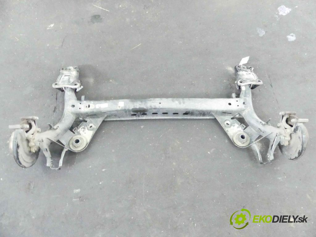 Skoda Octavia III 2013- 1.5 TSI 150 hp manual 110 kW 1498 cm3 5- zadní výztuha  (Výztuhy zadní)