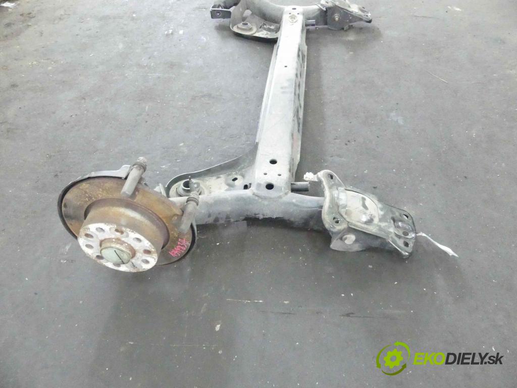 Skoda Octavia III 2013- 1.5 TSI 150 hp manual 110 kW 1498 cm3 5- zadní výztuha  (Výztuhy zadní)