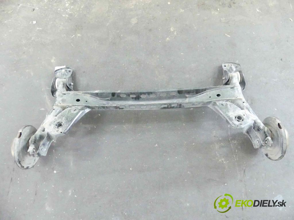 Skoda Octavia III 2013- 1.5 TSI 150 hp manual 110 kW 1498 cm3 5- zadní výztuha  (Výztuhy zadní)