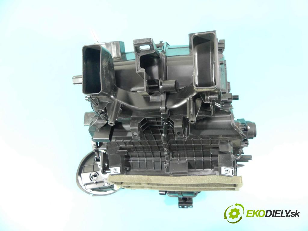 Opel Crossland 2017-2024 1.2 12V 83 hp manual 61 kW 1199 cm3 5- radiátor 5509001 (Radiátory topení)