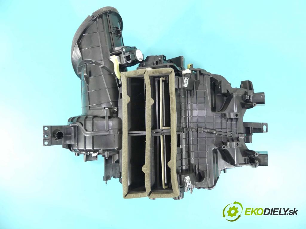 Opel Crossland 2017-2024 1.2 12V 83 hp manual 61 kW 1199 cm3 5- radiátor 5509001 (Radiátory topení)