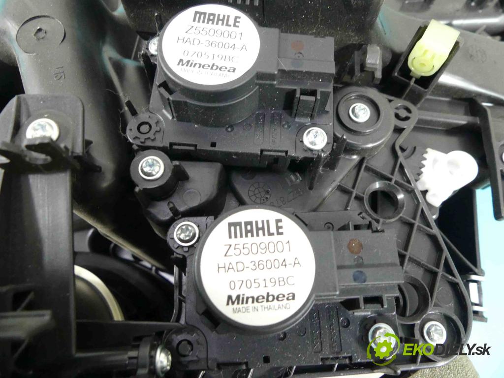 Opel Crossland 2017-2024 1.2 12V 83 hp manual 61 kW 1199 cm3 5- radiátor 5509001 (Radiátory topení)