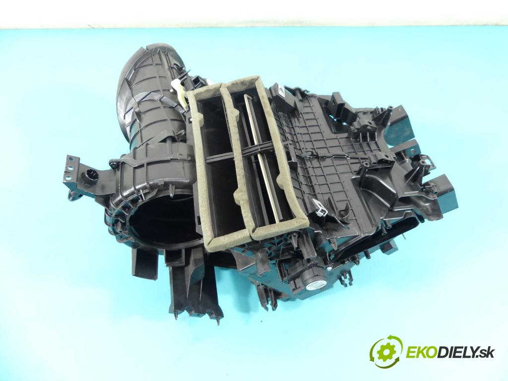 Opel Crossland 2017-2024 1.2 12V 83 hp manual 61 kW 1199 cm3 5- radiátor 5509001 (Radiátory topení)