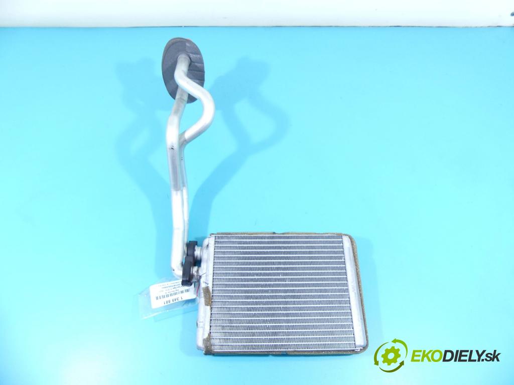 Kia Sportage IV 2015-2021 1.7 crdi 116 hp manual 85 kW 1685 cm3 5- radiátor KG864001 (Radiátory topení)