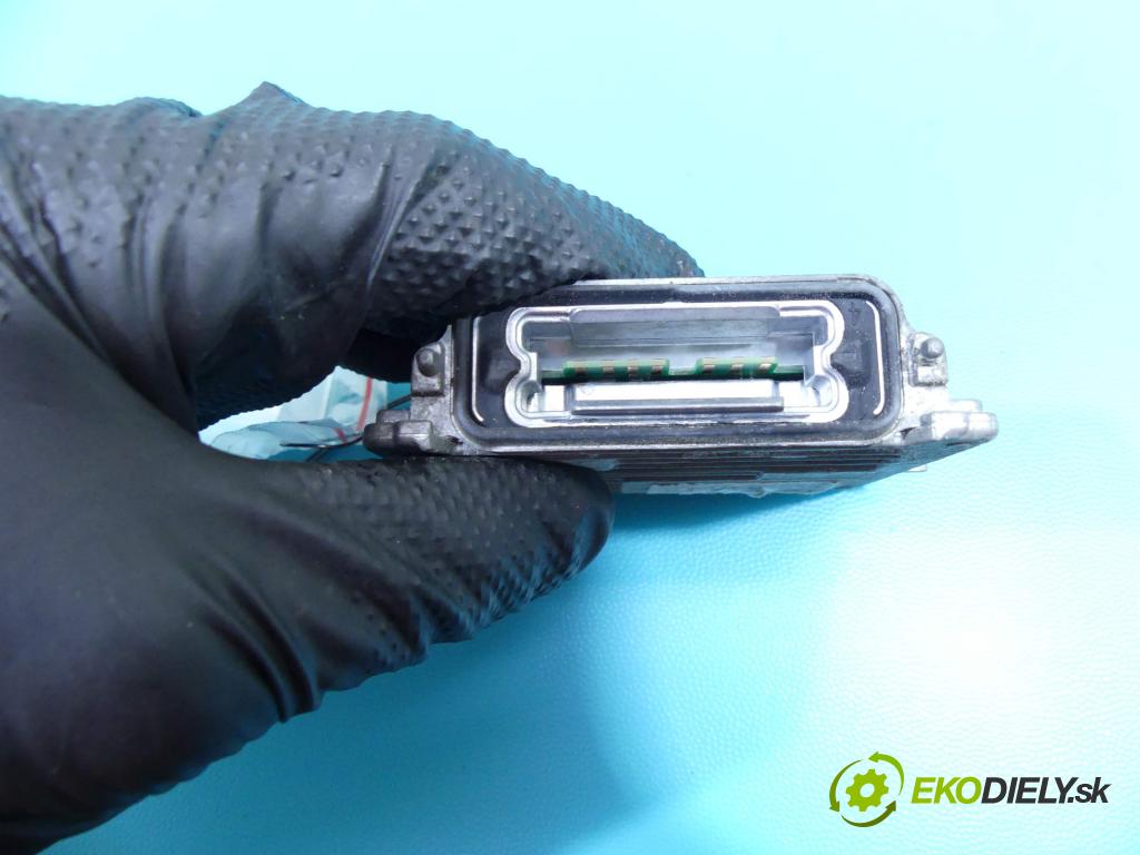 Volvo S60 II 2010-2018 2.0 D3 163 HP automatic 120 kW 1984 cm3 4- střídač: xenon  (Riadiace jednotky xenónu)