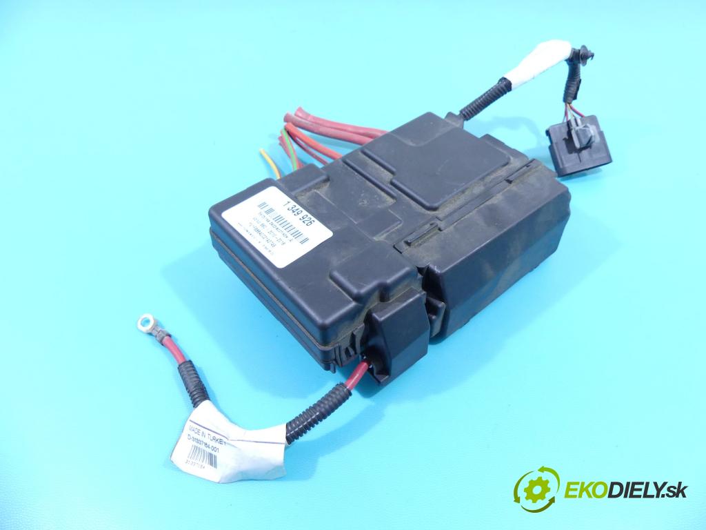 Volvo S60 II 2010-2018 2.0 D3 163 hp automatic 120 kW 1984 cm3 4- skříňka pojistková 31337182LHD (Pojistkové skříňky)