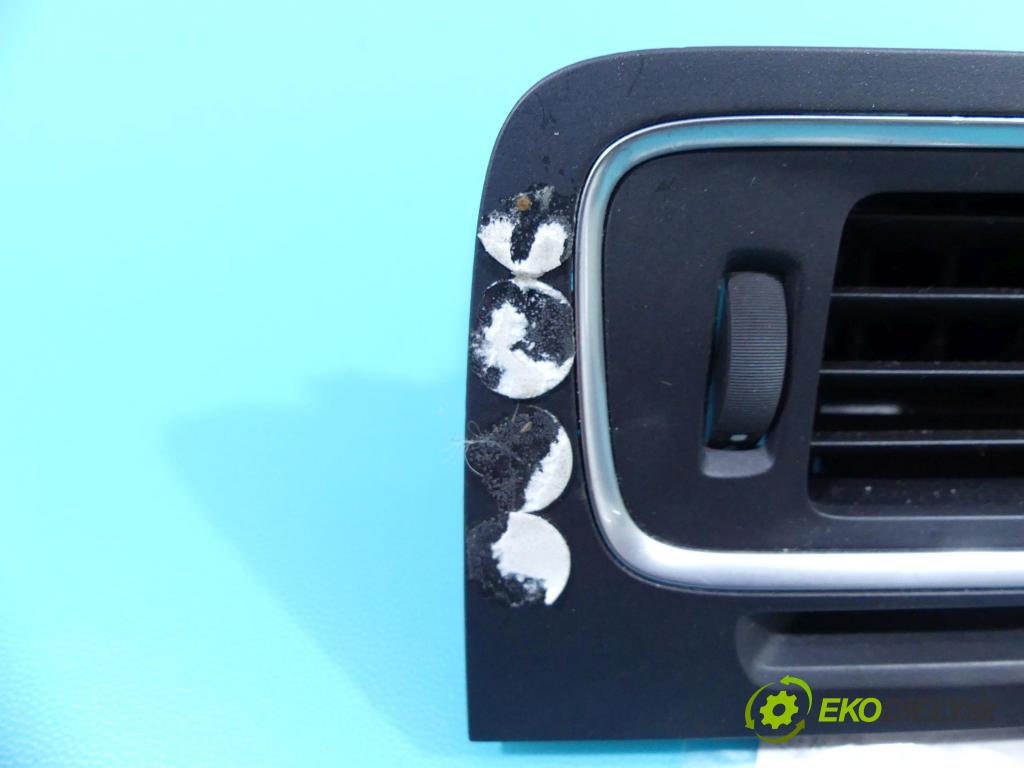 Volvo S60 II 2010-2018 2.0 D3 163 HP automatic 120 kW 1984 cm3 4- Mřížka: kúrenia stredová 30791699 (Mriežky kúrenia (fukáre))