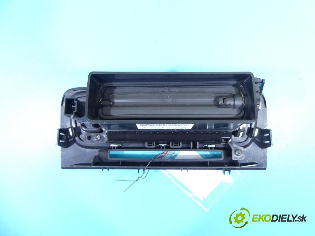 Volvo S60 II 2010-2018 2.0 D3 163 HP automatic 120 kW 1984 cm3 4- Mřížka: kúrenia stredová 30791699 (Mriežky kúrenia (fukáre))