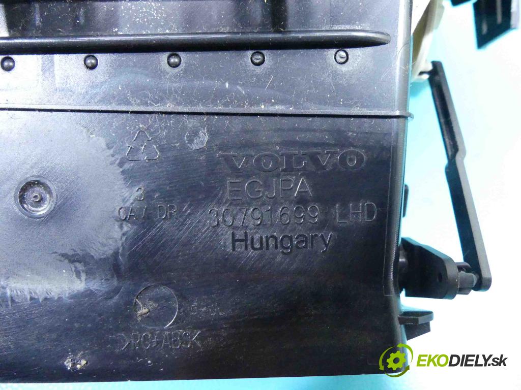 Volvo S60 II 2010-2018 2.0 D3 163 HP automatic 120 kW 1984 cm3 4- Mřížka: kúrenia stredová 30791699 (Mriežky kúrenia (fukáre))