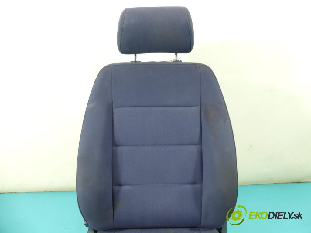 Audi A4 B5 1994-2001 1.8 T 150 hp manual 110 kW 1781 cm3 5- Sedadlo pravý  (Sedačky, sedadla)