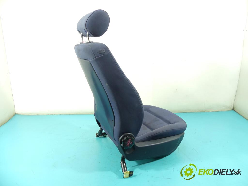 Audi A4 B5 1994-2001 1.8 T 150 hp manual 110 kW 1781 cm3 5- Sedadlo pravý  (Sedačky, sedadla)