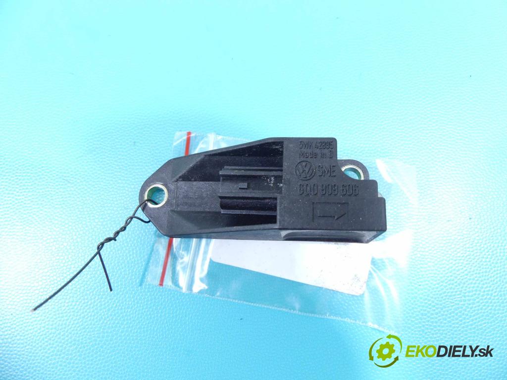 Vw Golf IV 1997-2003 1.6 16V 105 HP manual 77 kW 1598 cm3 3- snímač šokovat: 6Q0909606 (Snímače nárazu)