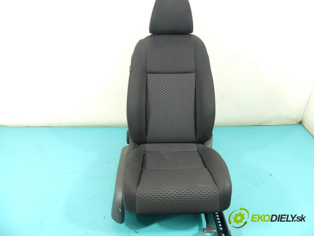 Vw Golf VI 2008-2013 1.4 16V 80 HP manual 59 kW 1390 cm3 5- Sedačka pravý  (Sedačky, sedadlá)