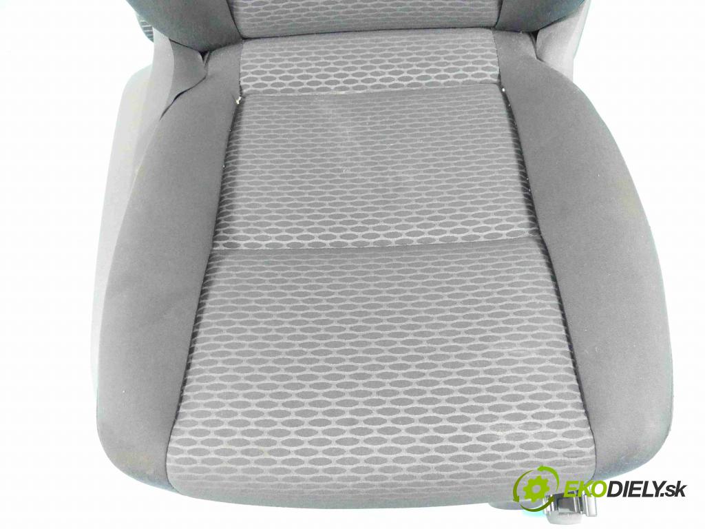 Vw Golf VI 2008-2013 1.4 16V 80 HP manual 59 kW 1390 cm3 5- Sedačka pravý  (Sedačky, sedadlá)