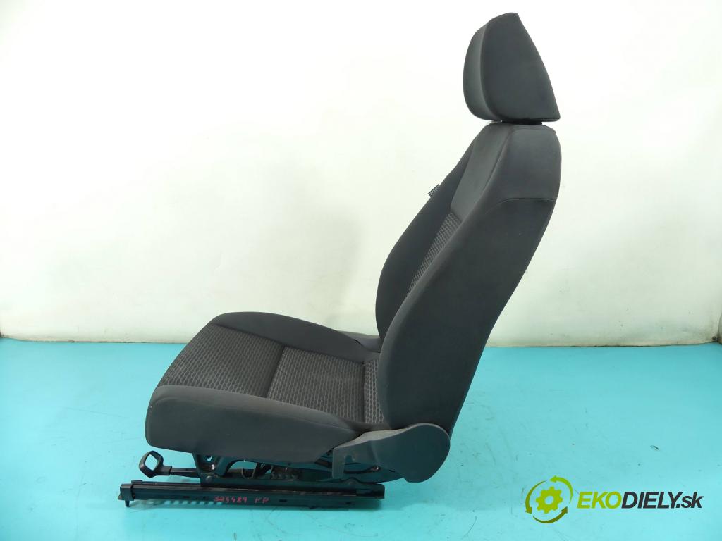 Vw Golf VI 2008-2013 1.4 16V 80 HP manual 59 kW 1390 cm3 5- Sedačka pravý  (Sedačky, sedadlá)