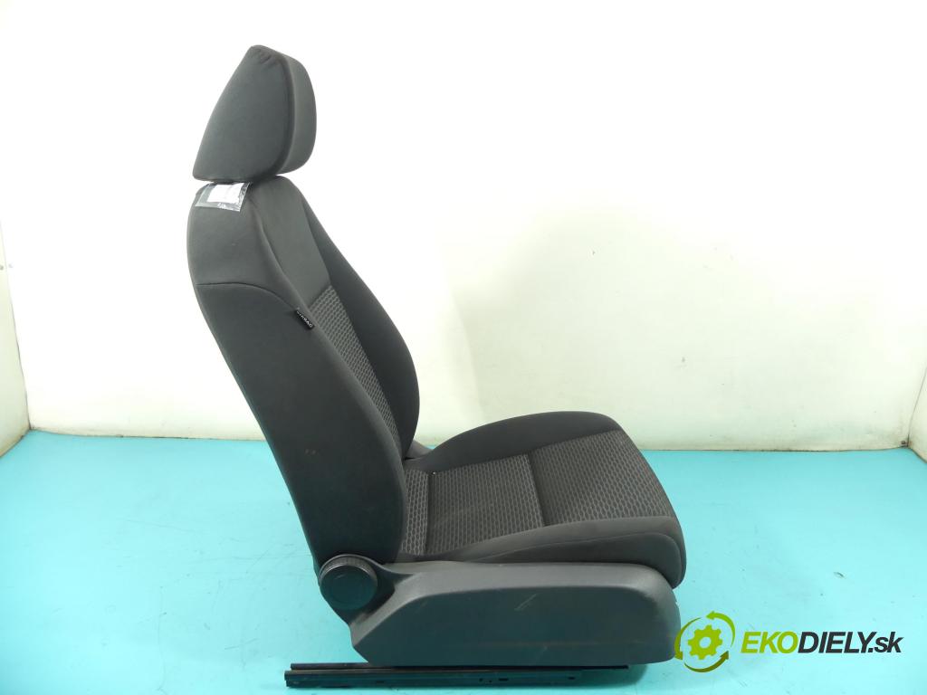 Vw Golf VI 2008-2013 1.4 16V 80 HP manual 59 kW 1390 cm3 5- Sedačka pravý  (Sedačky, sedadlá)