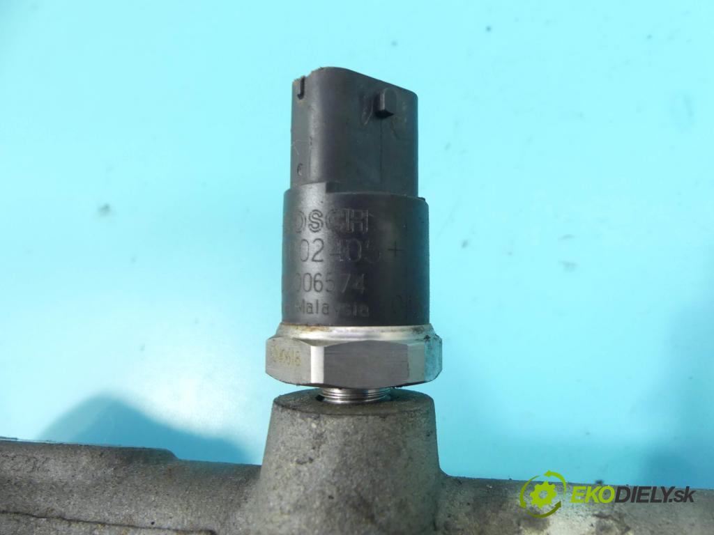 Kia Carens II 2002-2006 2.0 crdi 113 HP manual 83 kW 1991 cm3 5- lišta vstrekovacia 0445214075 (Vstrekovacie lišty)