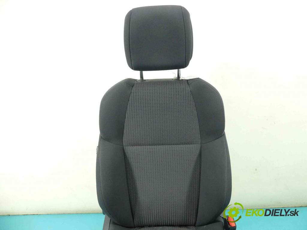 Peugeot 508 2010-2018 2.0 hdi 140 HP manual 103 kW 1997 cm3 4- Sedačka pravý  (Sedačky, sedadlá)