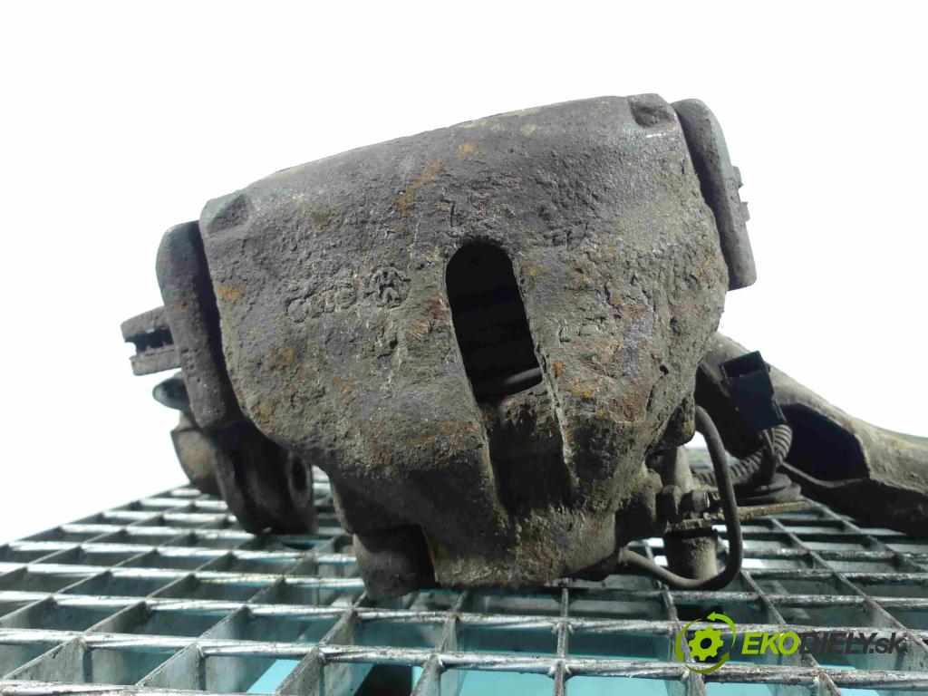 Audi A4 B5 1994-2001 1.8 T 150 HP manual 110 kW 1781 cm3 5- brzdič predné ľavý  (Ostatné)
