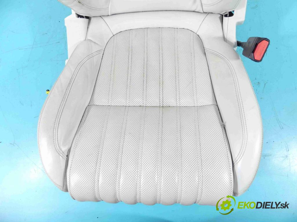 Jaguar F-Pace 16- 2.0d 179KM automatic 132 kW 1999 cm3 5- Sedačka pravý  (Sedačky, sedadlá)