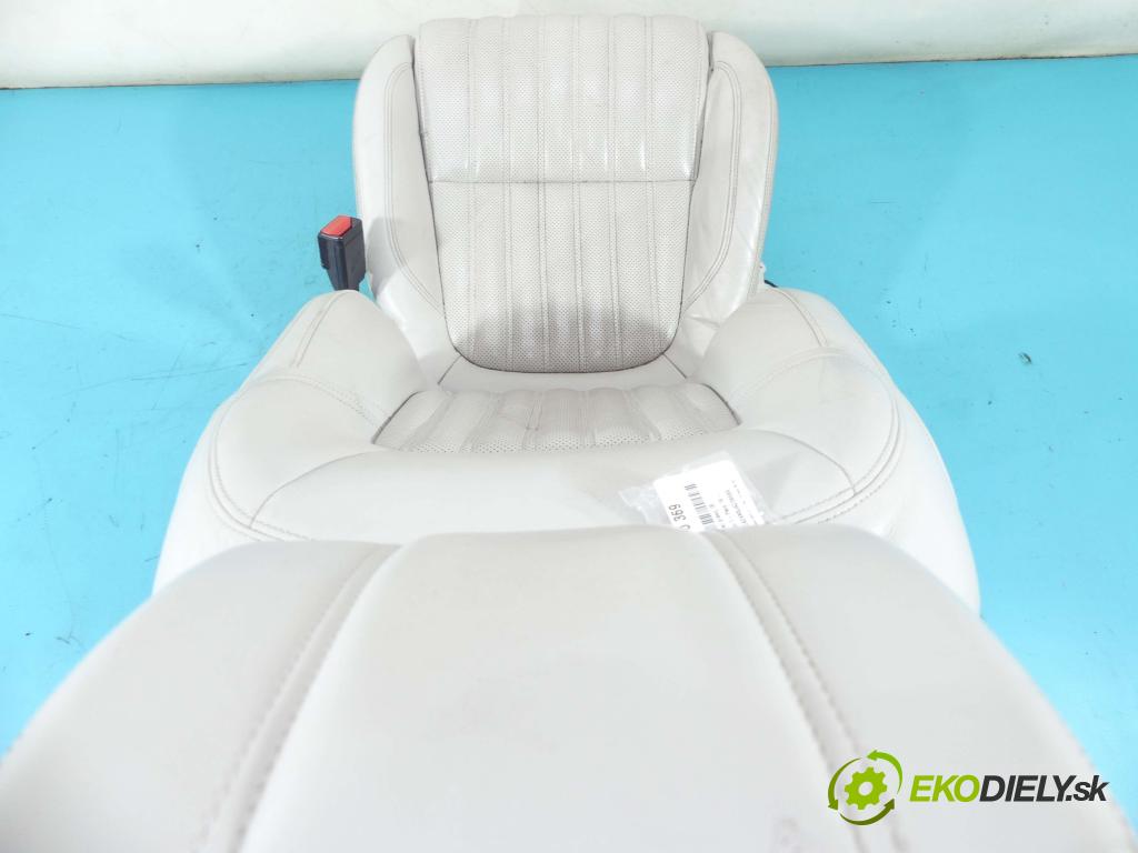 Jaguar F-Pace 16- 2.0d 179KM automatic 132 kW 1999 cm3 5- Sedačka pravý  (Sedačky, sedadlá)