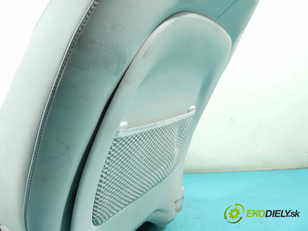 Jaguar F-Pace 16- 2.0d 179KM automatic 132 kW 1999 cm3 5- Sedačka pravý  (Sedačky, sedadlá)