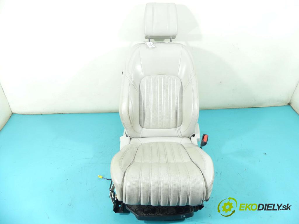 Jaguar F-Pace 16- 2.0d 179KM automatic 132 kW 1999 cm3 5- Sedačka pravý  (Sedačky, sedadlá)