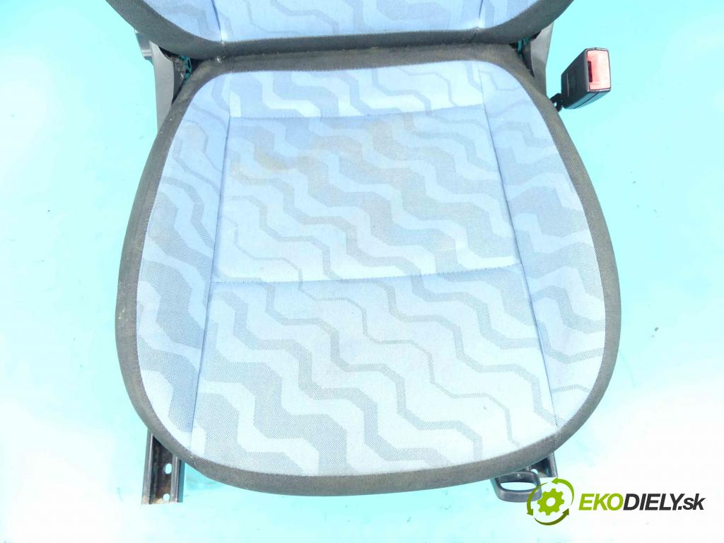 Skoda Roomster 1.4 tdi 80 HP manual 59 kW 1422 cm3 5- Sedačka pravý  (Sedačky, sedadlá)