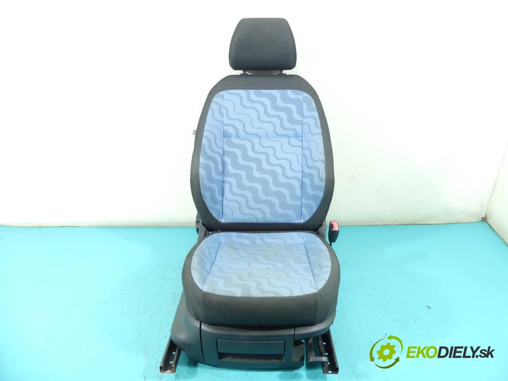 Skoda Roomster 1.4 tdi 80 HP manual 59 kW 1422 cm3 5- Sedačka pravý  (Sedačky, sedadlá)