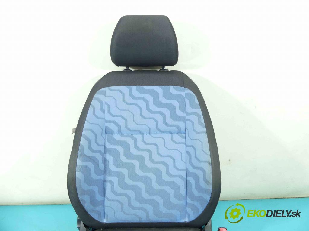 Skoda Roomster 1.4 tdi 80 HP manual 59 kW 1422 cm3 5- Sedačka pravý  (Sedačky, sedadlá)