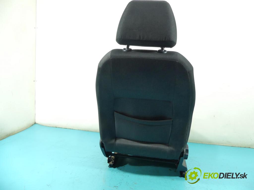 Skoda Roomster 1.4 tdi 80 HP manual 59 kW 1422 cm3 5- Sedačka pravý  (Sedačky, sedadlá)