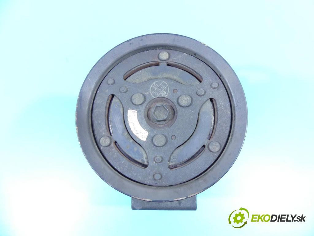 Toyota Corolla Verso I 2001-2004 2.0 D4D 90 HP manual 66 kW 1995 cm3 5- čerpadlo klimatizácie 447220-6352