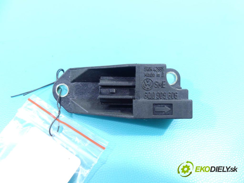 Vw Polo IV 9N 2001-2009 1.2 6V 54 HP manual 40 kW 1198 cm3 3- snímač šokovat: 5WK42895 (Snímače nárazu)