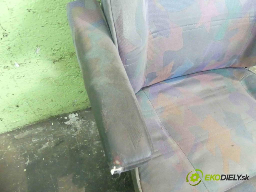 Vw Transporter T4 1990-2003 1.9 TD 68 hp manual 50 kW 1896 cm3 5- Sedadlo levý  (Sedačky, sedadla)