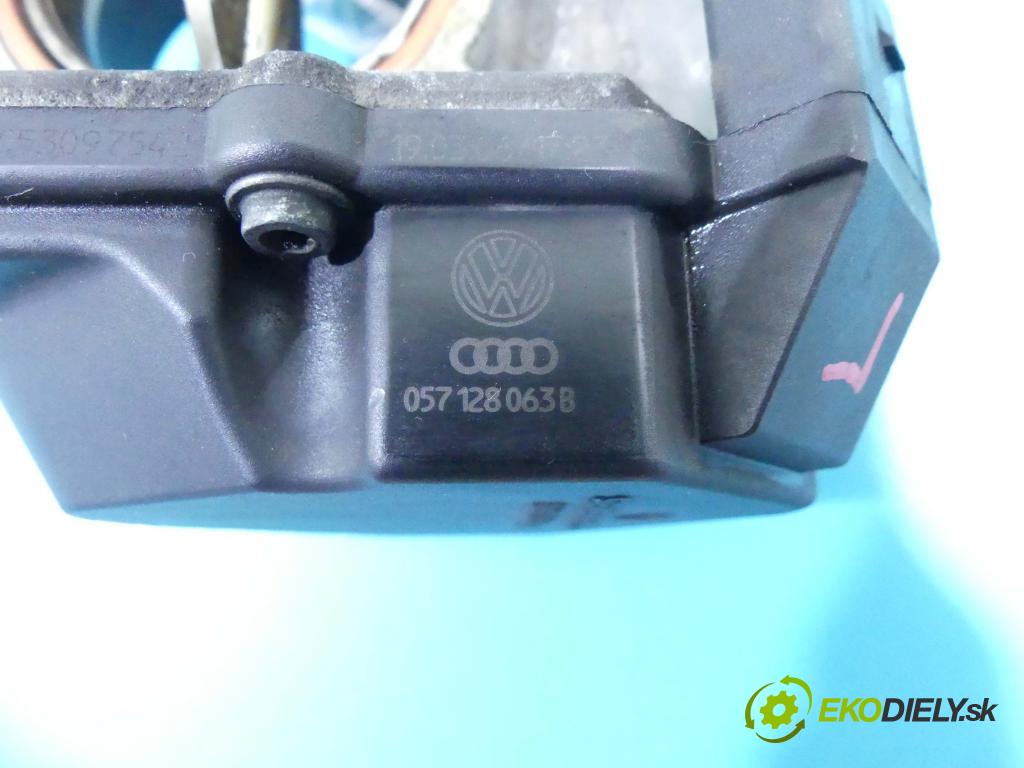 Audi A8 D3 2002-2009 4,2.0 V8 tdi 326KM automatic 240 kW 4134 cm3 4- klapka 057128063B (Škrtiace klapky)