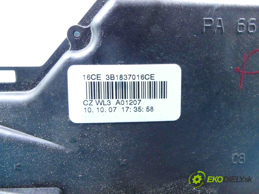 Skoda Roomster 1.4 tdi 80 hp manual 59 kW 1422 cm3 5- zámek přední pravý 3B1837016CE