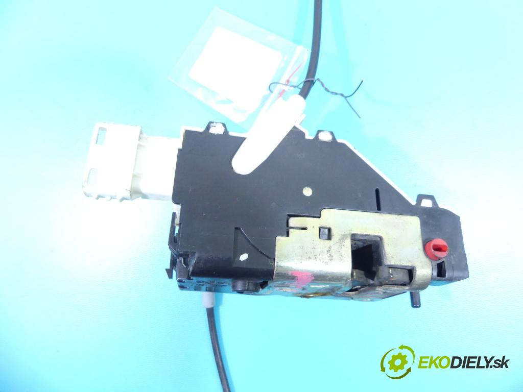 Citroen C4 I 2004-2011 1.6 16V 109 hp manual 80 kW 1587 cm3 5- zámek zadní pravý 9681336880