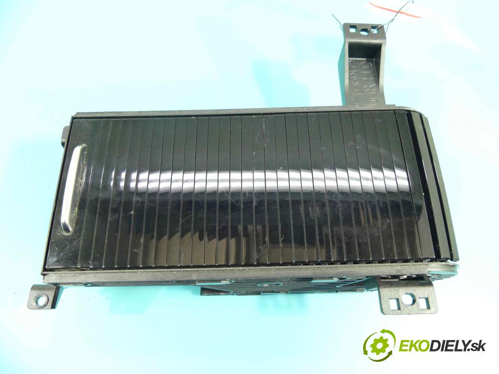 Jaguar F-Pace 16- 2.0d 179KM automatic 132 kW 1999 cm3 5- Rukojeť: na nápoje: GX63-F048196-A (Úchyty, držiaky na nápoje)