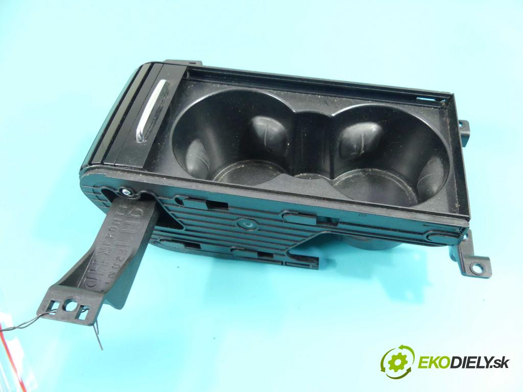 Jaguar F-Pace 16- 2.0d 179KM automatic 132 kW 1999 cm3 5- Rukojeť: na nápoje: GX63-F048196-A (Úchyty, držiaky na nápoje)