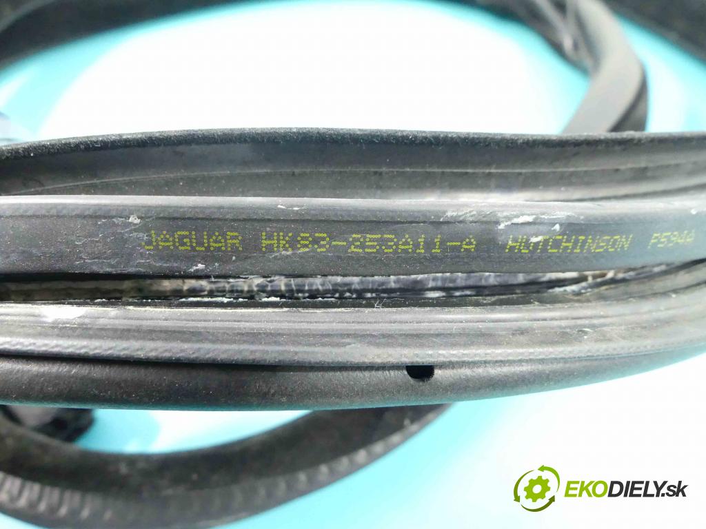 Jaguar F-Pace 16- 2.0d 179KM automatic 132 kW 1999 cm3 5- Těsnění: dveře zadní levé HK83-253A11-A (Ostatní)