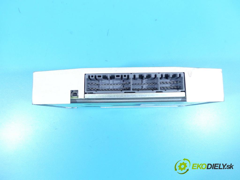 Jaguar F-Pace 16- 2.0d 179KM automatic 132 kW 1999 cm3 5- Zesilovač: HX73-19C164-RE (Zosilňovače)