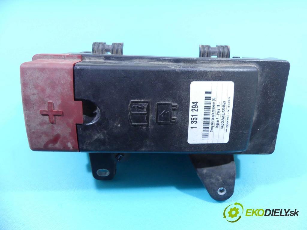 Jaguar F-Pace 16- 2.0d 179KM automatic 132 kW 1999 cm3 5- skříňka pojistková GX73-14A067-AA (Pojistkové skříňky)